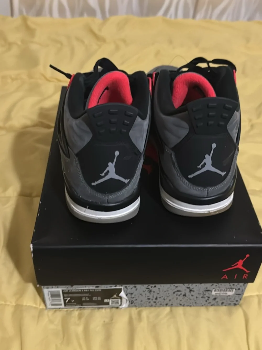 Jordan Men's Sneakers in Gray, Black and Red